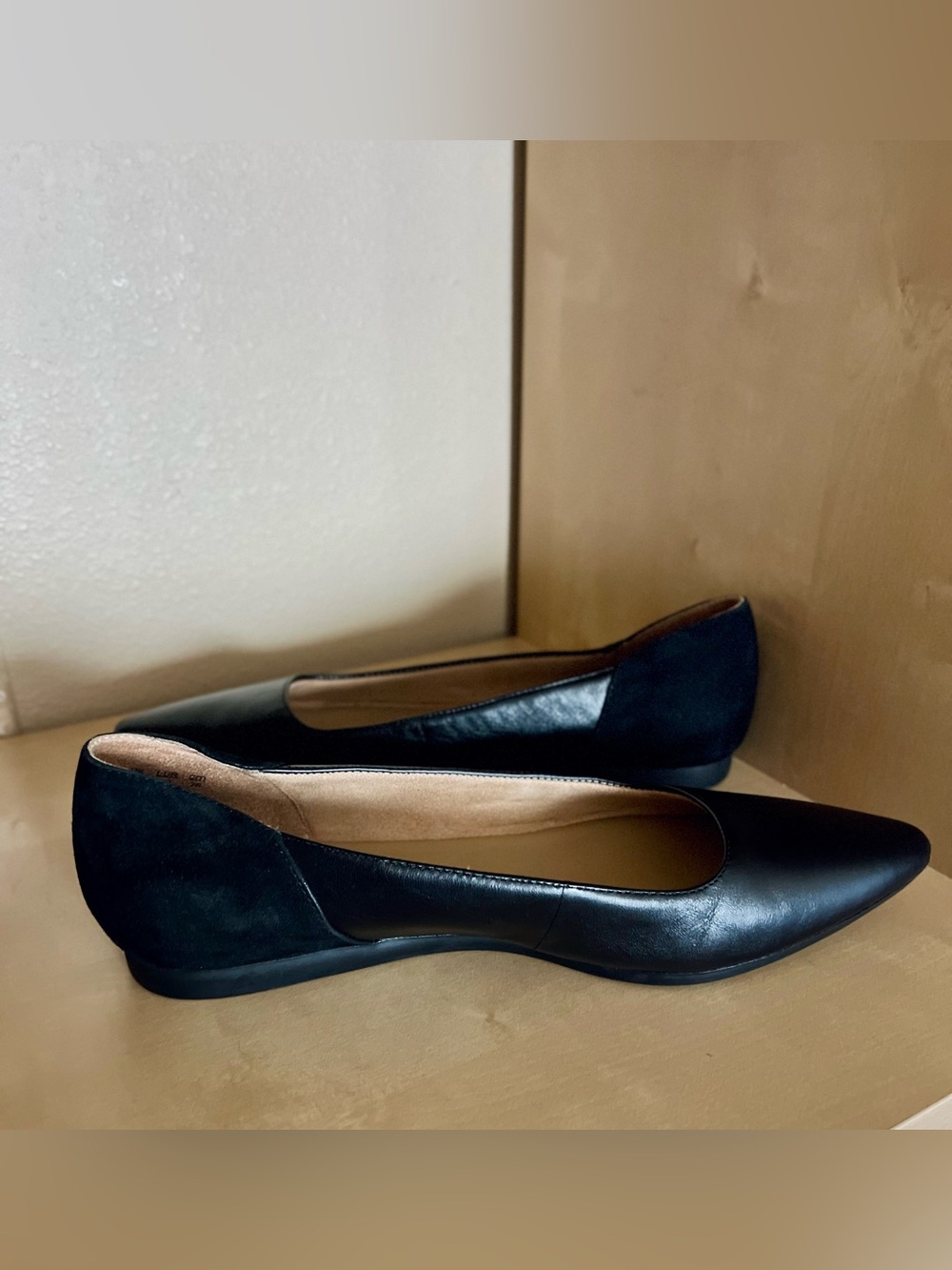 Naturalizer Rayna Black Leather & Suede Pointed Toe Flats - Size 9W/39 - Picture 3 of 9